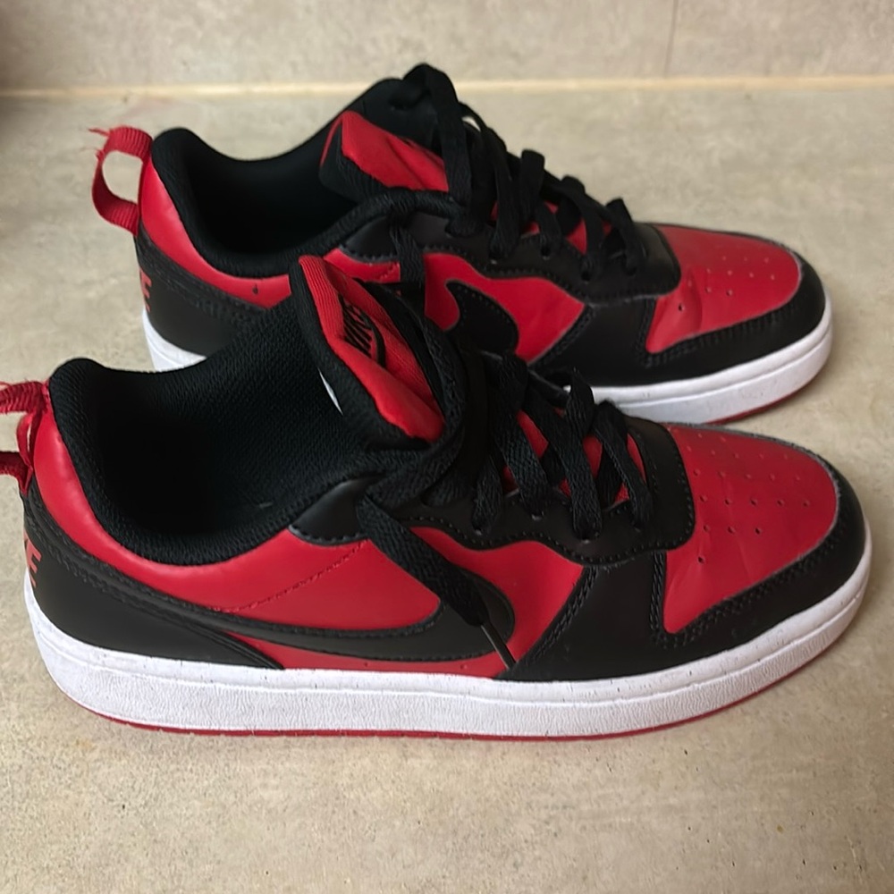 Big Kids Court Borough Low Recraft Casual Sneakers Boys size 4.5, lightly worn!